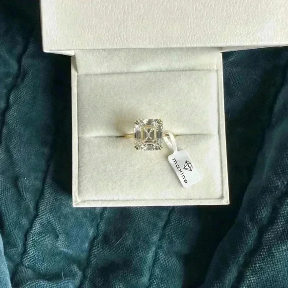 NWT Emerald Cut Simulated Engagement Ring 5.5CT Yellow plating over Silver sz 6 - Picture 2 of 10